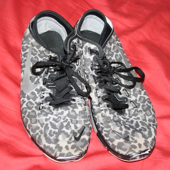 cheetah tennis shoes nike